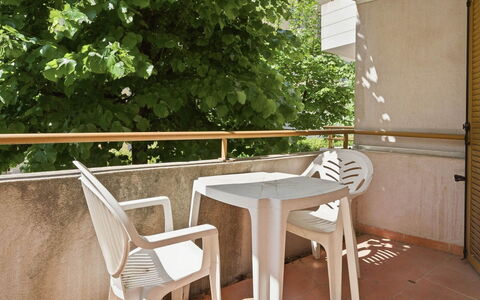 Grasse 623: Hout, Beits, Hardwood, Balkon, Multiplex, Daylighting, Leuning