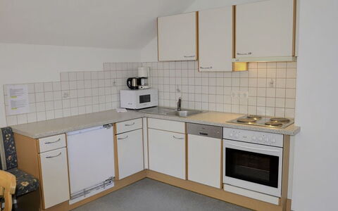 Kappl 327: Keuken, Gootsteen, Toestel Van De Keuken, Major Appliance, Countertop, Wastafel, Interieur Ontwerp, Loodgieterswerkinrichting, Flooring, Kraan