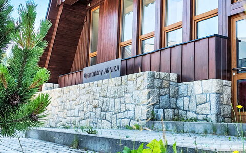 Arnika: Hardwood, Beits, Daylighting, Trap