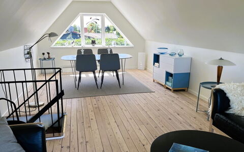 Rosalie - 150M from the Sea: Blauw, Woongebied, Appartement, Condominium, Toevlucht, Balkon, Landgoed, Gazon, Zwembad, Hotel