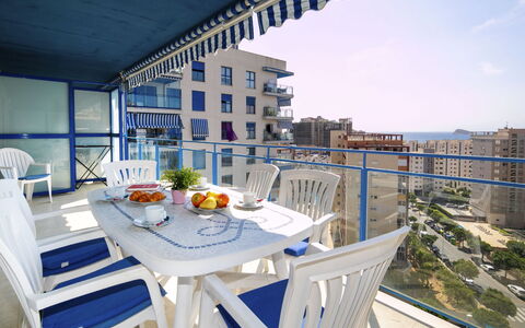 Cala del Vent: Bergketen, Balkon, Bergdorp