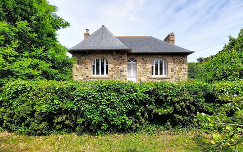 Ty Yannick: Bergketen, Balkon, Bergdorp