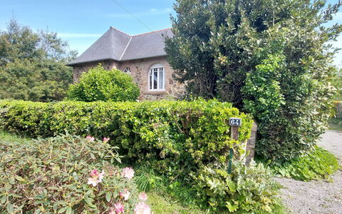 Ty Yannick: Bergketen, Balkon, Bergdorp