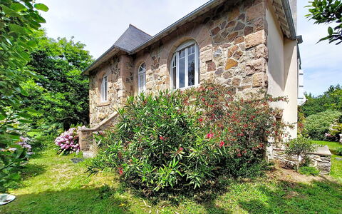 Ty Yannick: Bergketen, Balkon, Bergdorp