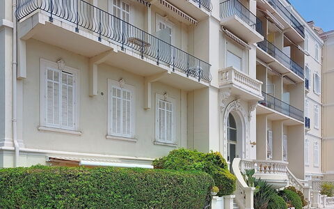 Le Grand Hotel: Bergketen, Balkon, Bergdorp