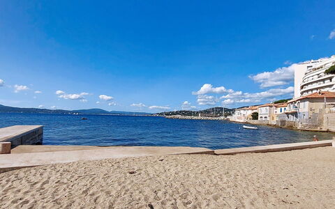 Le Grand Hotel: Horizon, Kust, Kust En Oceanic Landvormen, Heuvel, Zee, Strand, Kust, Oceaan, Baai, Vakantie