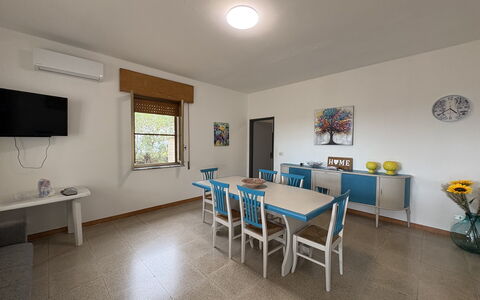 Casale Nardi: Meubilair, Interieur Ontwerp, Flooring, Tafel, Hout, Verdieping, Stoel, Keuken En Eettafel, Eetkamer, Plafond