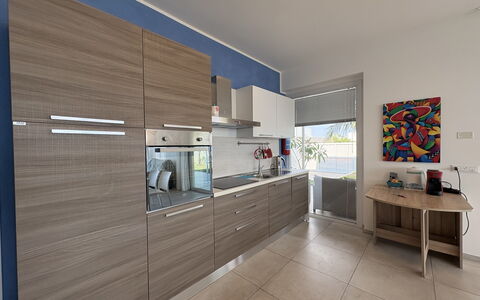 A Casa di Gio: Flooring, Toestel Van De Keuken, Keuken, Major Appliance, Interieur Ontwerp, Hout, Cabinetry, Countertop, Verdieping, Meubilair