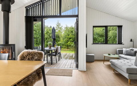 Pertti - 750M from the Sea: Hout, Interieur Ontwerp, Meubilair, Flooring, Plafond, Woonkamer, Huis, Houten Vloer, Verdieping, Bankstel