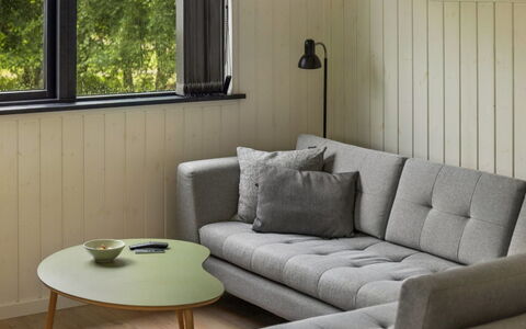 Pertti - 750M from the Sea: Flooring, Meubilair, Verdieping, Houten Vloer, Hardwood, Plank, Beits, Woonkamer, Laminaatvloer, Koffietafel