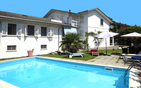Villa Eva: Zwembad, Toevlucht, Buitenmeubels, Paraplu, Ligstoel, Hotel, Landgoed, Eco Hotel, Hacienda, Villa