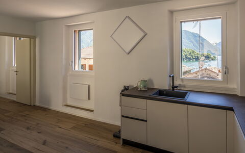 Next Comacina, Lago di Como: Flooring, Hout, Interieur Ontwerp, Verdieping, Countertop, Plafond, Houten Vloer, Keuken, Huis, Meubilair