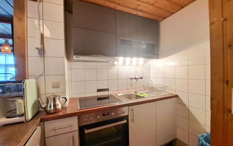 Grafenast: Keuken, Toestel Van De Keuken, Countertop, Flooring, Major Appliance, Hout, Gootsteen, Cabinetry, Verdieping, Interieur Ontwerp
