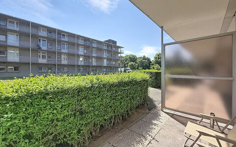 Hyacint with Parking: Woongebied, Appartement, Samengesteld Materiaal, Condominium, Balkon, Gazon, Haag, Schaduw, Werf, Landgoed