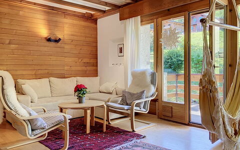 Chalet Chaudoudoux: Meubilair, Interieur Ontwerp, Flooring, Verdieping, Hout, Houten Vloer, Kamer, Verlichting, Woonkamer, Stoel