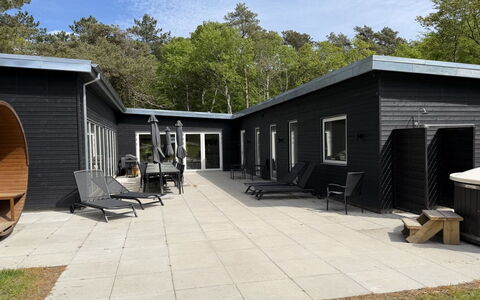 Adisl - 800M from the Sea: Siding, Werf, Ontwerp, Backyard, Buitenmeubels, Patio, Binnenplaats, Outdoor Structuur
