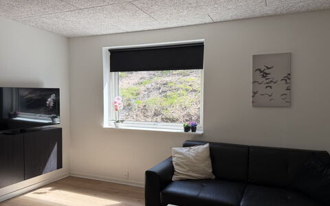 Adisl - 800M from the Sea: Muur, Plafond, Interieur Ontwerp, Flooring, Verlichting, Verdieping, Meubilair, Kamer, Lichte Inrichting