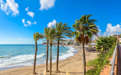 Las Naciones: Blauw, Zwemwater, Strand, Kust, Zee, Kust En Oceanic Landvormen, Zomer, Kust, Horizon, Oceaan