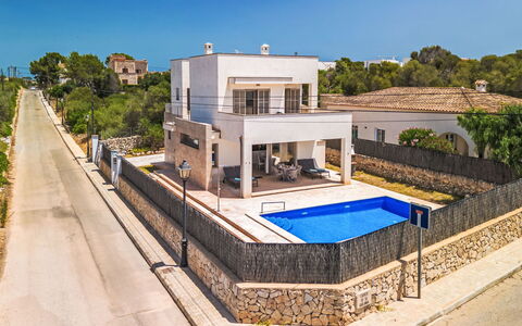 Garlanda: Zwembad, Woongebied, Samengesteld Materiaal, Landgoed, Villa, Toevlucht, Hacienda, Hotel, Balkon, Binnenplaats