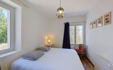 Villa la Coquille: Bed, Meubilair, Interieur Ontwerp, Slaapkamer, Bedding, Muur, Laken, Verdieping, Hout, Plafond