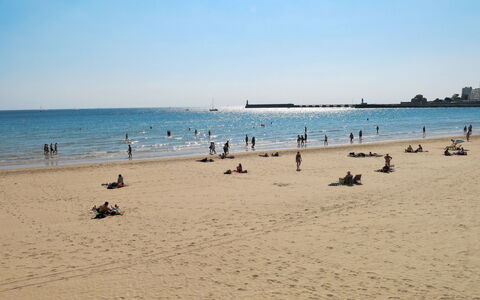 Confort, Piscine et Plage: Strand, Zwemwater, Natuurlijke Omgeving, Kust, Zee, Zomer, Vakantie, Kust, Recreatie, Zand