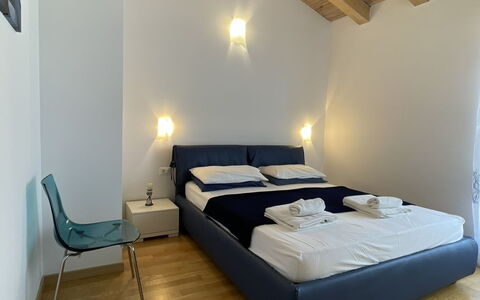Volme: Meubilair, Interieur Ontwerp, Flooring, Verdieping, Hout, Plafond, Kamer, Slaapkamer, Bed, Verlichting