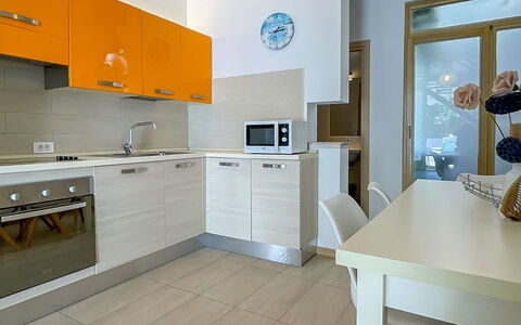 Volme: Flooring, Interieur Ontwerp, Verdieping, Hout, Countertop, Meubilair, Plafond, Keuken, Lichte Inrichting, Toestel Van De Keuken