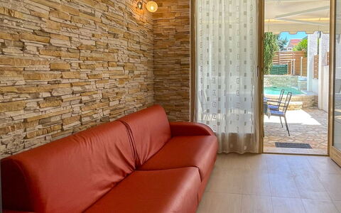 Volme: Muur, Flooring, Interieur Ontwerp, Verdieping, Plafond, Verlichting, Meubilair, Bankstel, Kamer, Woonkamer