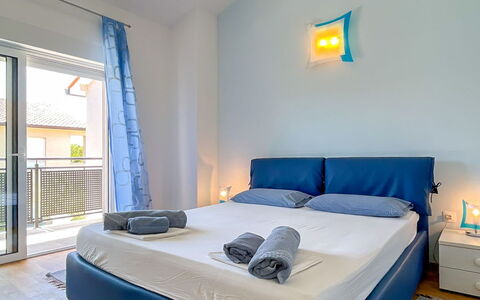 Monte Kope: Meubilair, Interieur Ontwerp, Hout, Verdieping, Flooring, Slaapkamer, Kamer, Bed, Textiel, Verlichting