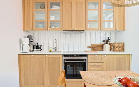 Marina: Meubilair, Hout, Cabinetry, Keuken, Interieur Ontwerp, Flooring, Kast, Countertop, Beits, Huis
