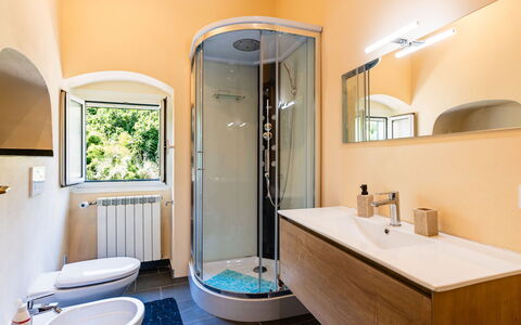 Oliver: Loodgieterswerkinrichting, Badkamer, Interieur Ontwerp, Kraan, Flooring, Loodgieter, Wastafel, Verdieping, Huis, Wastafel In De Badkamer
