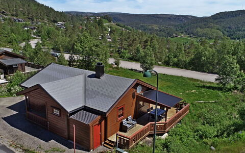 Bjørnbu: Hout, Huis, Dak, Verblijf, Huis, Landelijk Gebied, Landschap, Land Lot, Menselijke Nederzetting, Helling