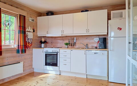 Bjørnbu: Keuken, Hout, Major Appliance, Flooring, Meubilair, Countertop, Interieur Ontwerp, Toestel Van De Keuken, Cabinetry, Verdieping