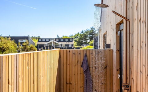 Indra - 800M from the Sea: Meubilair, Interieur Ontwerp, Stoel, Buitenmeubels, Natuurlijk Materiaal, Schaduw, Buitentafel, Ontwerp, Restaurant, Keuken En Eettafel