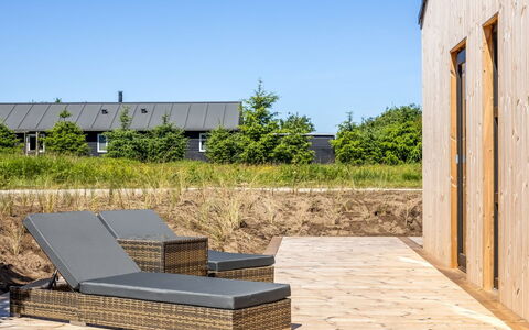 Indra - 800M from the Sea: Meubilair, Interieur Ontwerp, Stoel, Buitenmeubels, Natuurlijk Materiaal, Schaduw, Buitentafel, Ontwerp, Restaurant, Keuken En Eettafel