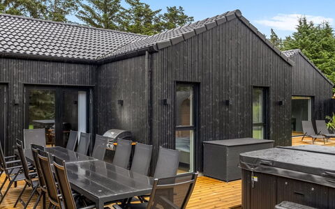 Lillesol - 1.3Km from the Sea: Meubilair, Interieur Ontwerp, Stoel, Buitenmeubels, Natuurlijk Materiaal, Schaduw, Buitentafel, Ontwerp, Restaurant, Keuken En Eettafel