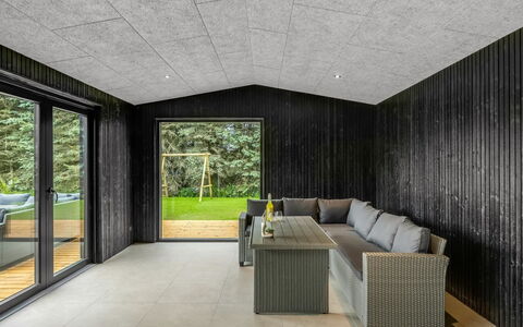 Lillesol - 1.3Km from the Sea: Meubilair, Interieur Ontwerp, Stoel, Buitenmeubels, Natuurlijk Materiaal, Schaduw, Buitentafel, Ontwerp, Restaurant, Keuken En Eettafel