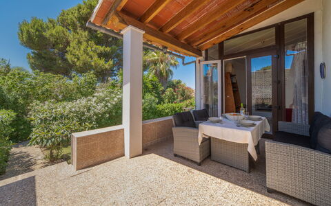 Casa Bonita: Meubilair, Interieur Ontwerp, Stoel, Buitenmeubels, Natuurlijk Materiaal, Schaduw, Buitentafel, Ontwerp, Restaurant, Keuken En Eettafel