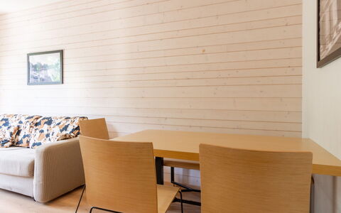 Ax-Les-Thermes 602: Meubilair, Interieur Ontwerp, Stoel, Buitenmeubels, Natuurlijk Materiaal, Schaduw, Buitentafel, Ontwerp, Restaurant, Keuken En Eettafel