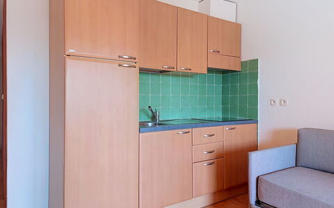 Bravone 610: Flooring, Interieur Ontwerp, Verdieping, Kamer, Appartement, Plafond, Beits, Cabinetry, Keuken, Hardwood