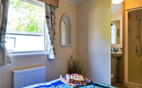 Seascape: Interieur Ontwerp, Meubilair, Slaapkamer, Textiel, Bed, Verdieping, Plafond, Laken, Verlichting, Flooring