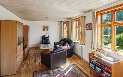 Helge - 10Km from the Sea: Meubilair, Interieur Ontwerp, Flooring, Verdieping, Bankstel, Hout, Plafond, Houten Vloer, Kamer, Woonkamer