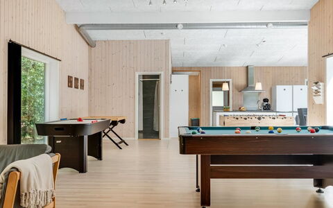 Nakke - 900M from the Sea: Hout, Dak, Verblijf, Blokhut, Landgoed, Straal, Timmerhout, Veranda, Ontwerp, Hardwood