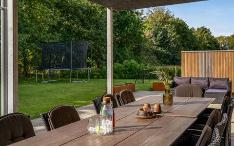 Constance - 900M from the Sea: Meubilair, Hout, Buitenmeubels, Stoel, Schaduw, Tafel, Buitentafel, Tuin, Patio, Backyard