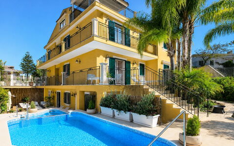 Villa Magda: Blauw, Zwembad, Woongebied, Toevlucht, Huis, Landgoed, Eco Hotel, Villa, Appartement, Hotel