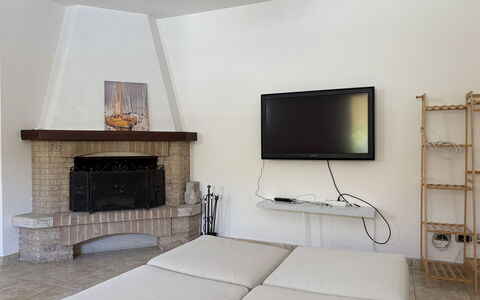 Villa Magda: Meubilair, Interieur Ontwerp, Flooring, Hout, Verdieping, Kamer, Verlichting, Woonkamer, Plafond, Appartement