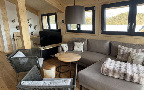 02 Nth051 18B Sup Chalet mit Sauna und Hot Tub 2 e: Meubilair, Hout, Interieur Ontwerp, Flooring, Bankstel, Verdieping, Woonkamer, Huis, Kamer, Kussen Gooien