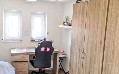 Workbase Nidderau: Meubilair, Hout, Interieur Ontwerp, Flooring, Verdieping, Kamer, Houten Vloer, Cabinetry, Lade, Huis