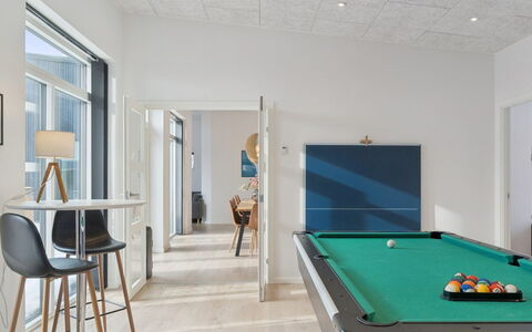 Hubertina - 900M from the Sea: Interieur Ontwerp, Flooring, Verdieping, Muur, Plafond, Hout, Lichte Inrichting, Meubilair, Verlichting, Kamer