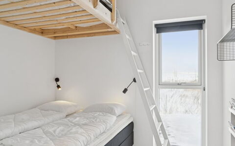 Hubertina - 900M from the Sea: Hout, Slaapkamer, Bed, Interieur Ontwerp, Verdieping, Meubilair, Stapelbed, Appartement, Bedding, Bed Frame